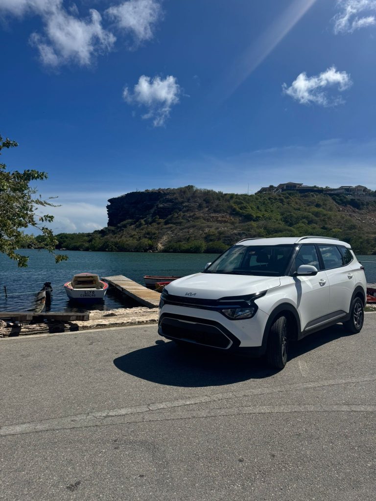 Kia Carens huurauto Curacao