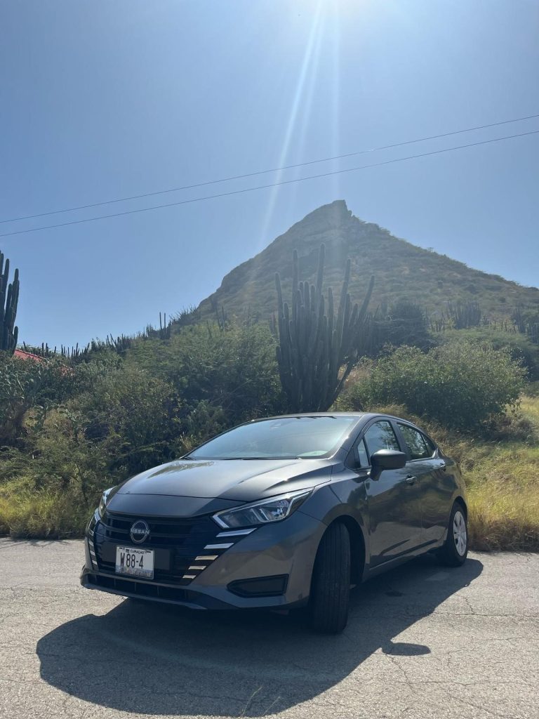 Goedkoop auto huren curacao Nissan Versa