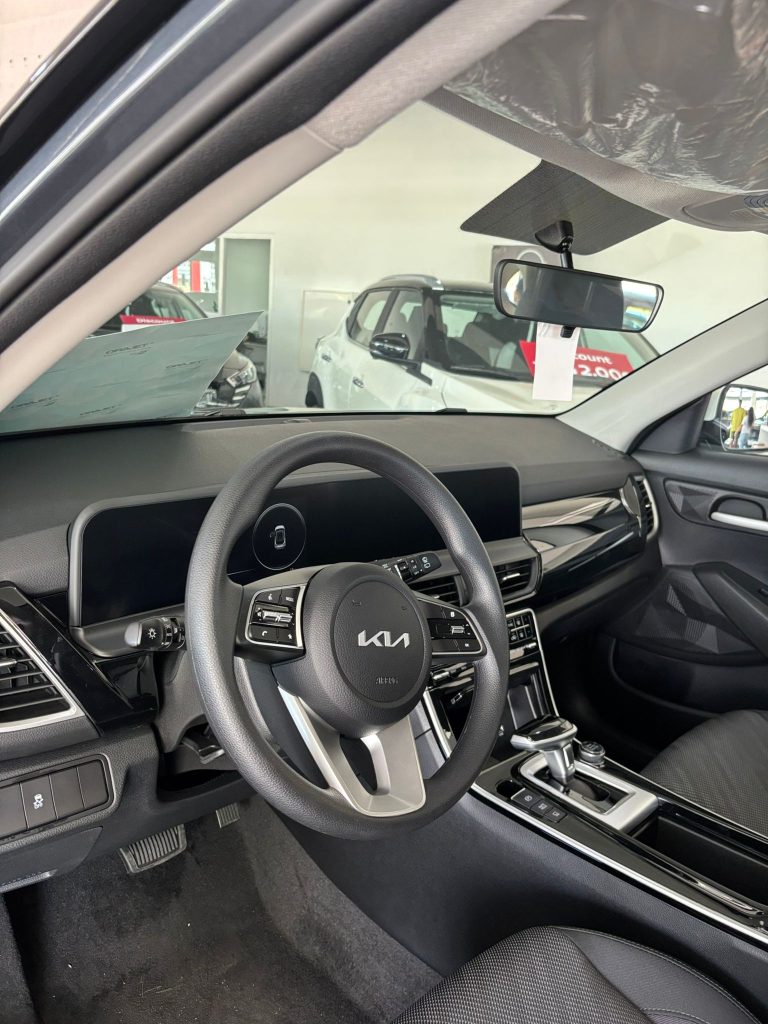 car rental curacao Kia Sonet SUV