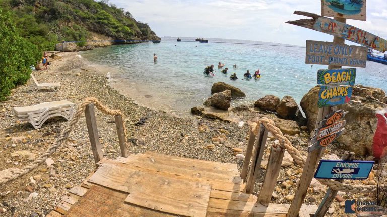 tugboat beach curacao auto huren curacao